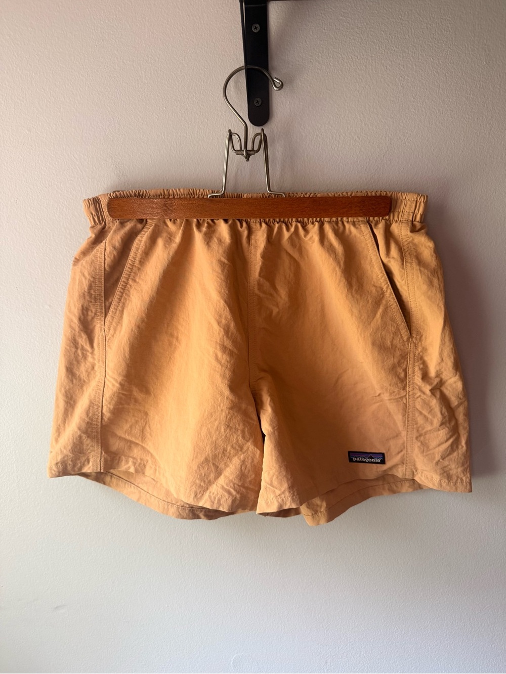 Patagonia Baggies 4 in inseam in khaki